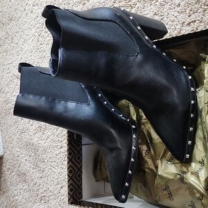 Charles by Charles Dodger boots size 8.5 with the box
